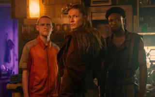 复制人赢了：杨紫琼和亨特·莎弗主演的《银翼杀手2099》，拍的是人类最害怕的那种未来